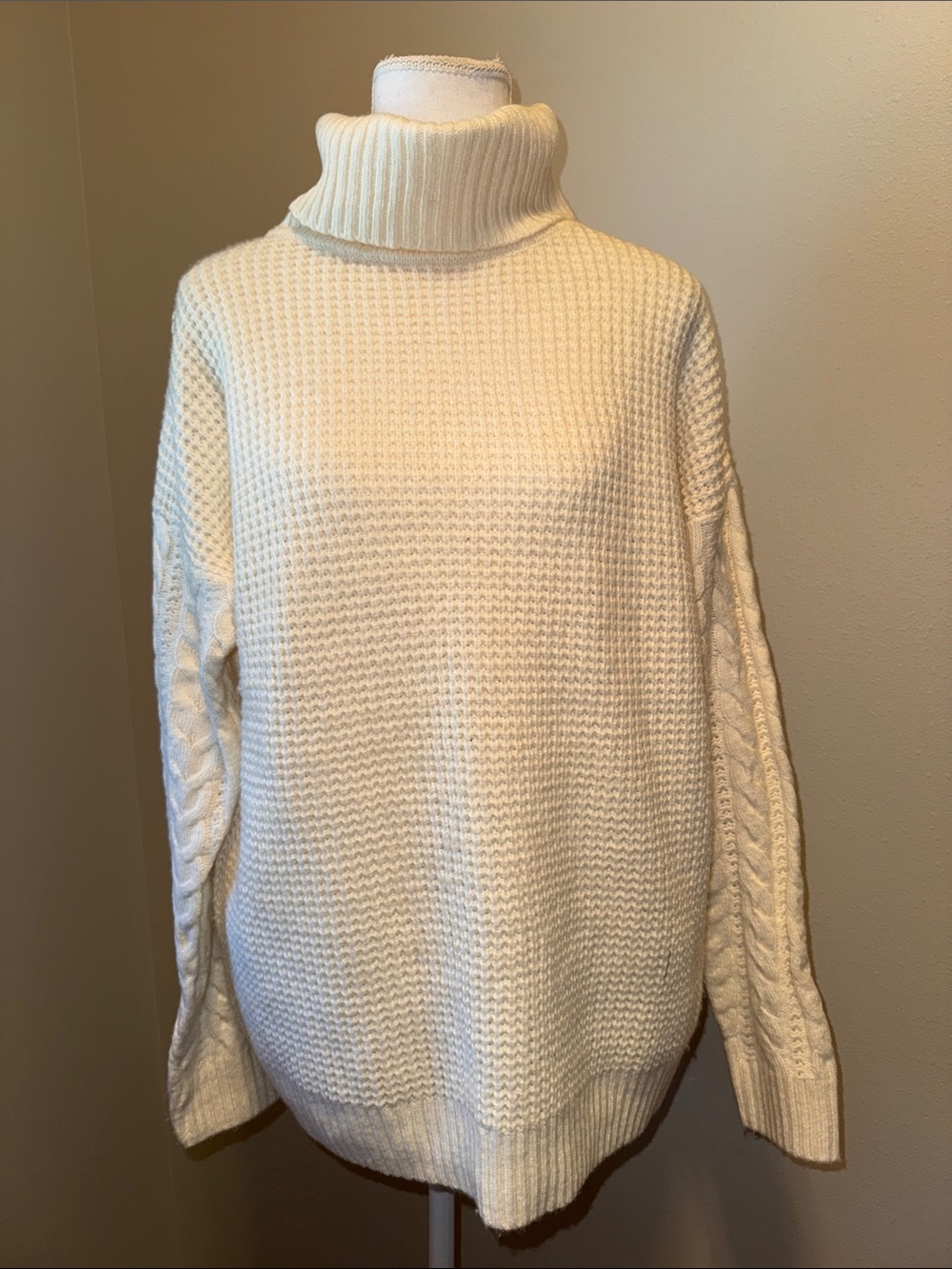 NWOT Michael Kors Cream Cable-Detail Turtleneck Sweater- Large